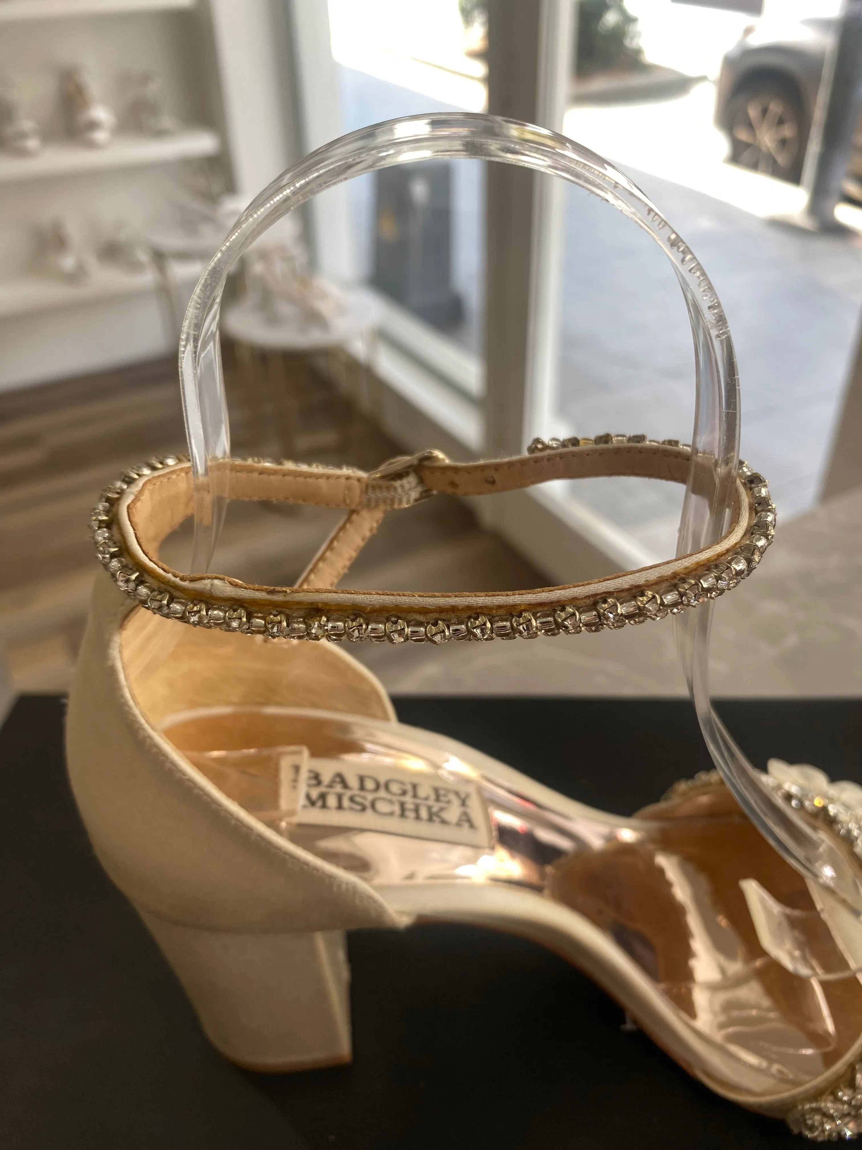 SAMPLE - Finesse Ivory - Size 5.5