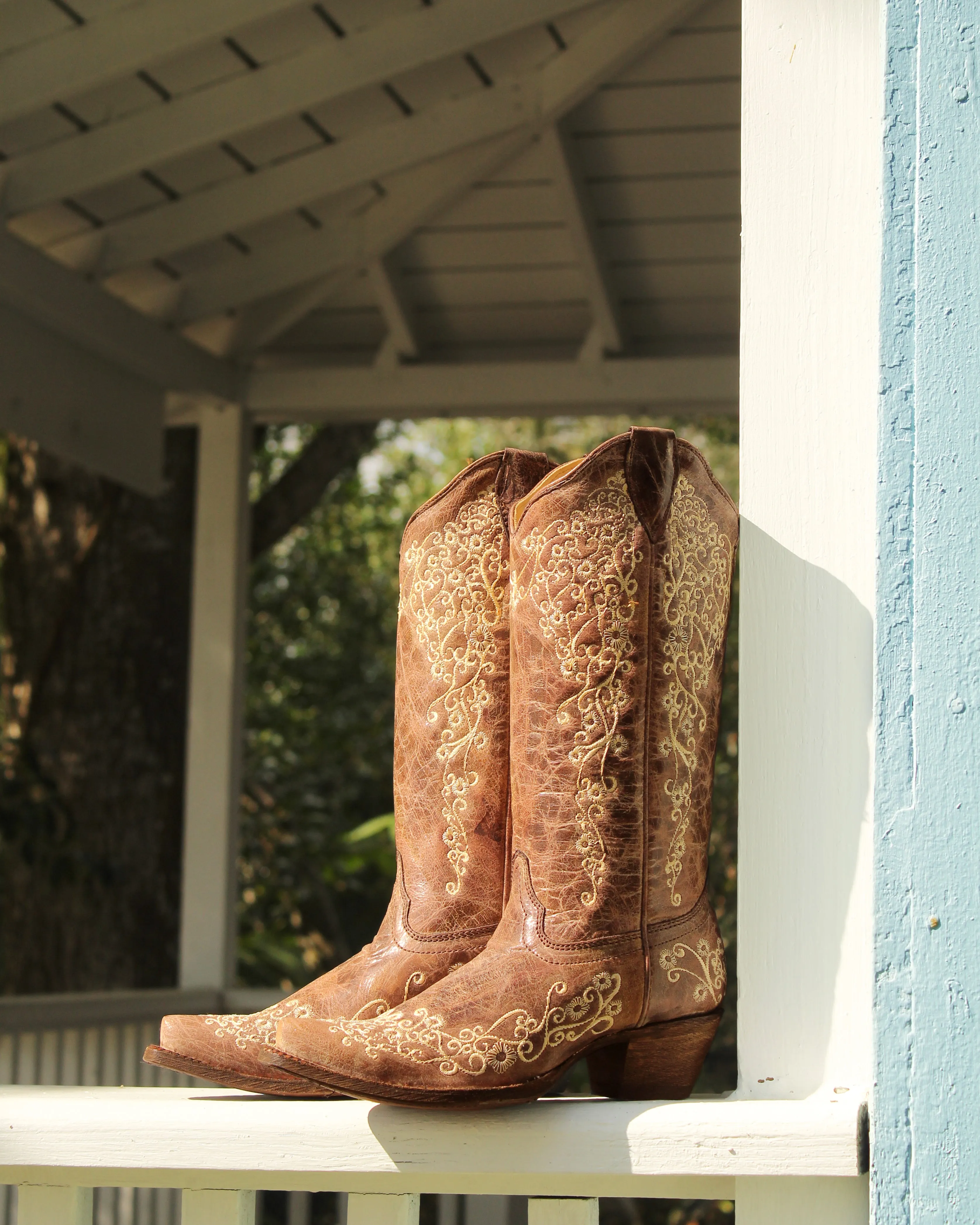 Women's Crater Bone Embroidery Boots